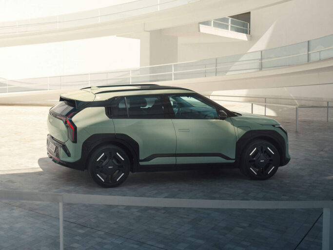 kia-ev3-gtl-my25-delp-exterior-sideview