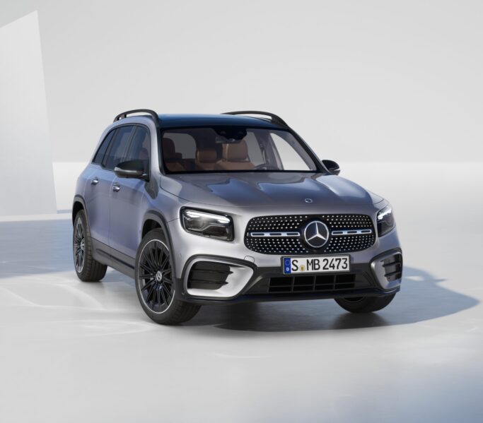 <ul>
 	<li>Variant výbavy v hodnote 7 380 € v cene</li>
 	<li>Financovanie na 3 roky bez navýšenia</li>
 	<li>Servisná zmluva ServiceCare 4</li>
 	<li>Záruka predĺžená na 4 roky</li>
</ul>
<span style="text-decoration: underline; color: #ffffff;"><a style="color: #ffffff; text-decoration: underline;" href="https://motorr.sk/mercedes/car/?search=&tax_trieda%5B%5D=3500&tax_stav%5B%5D=3540">SKLADOVÉ VOZIDLÁ</a></span>