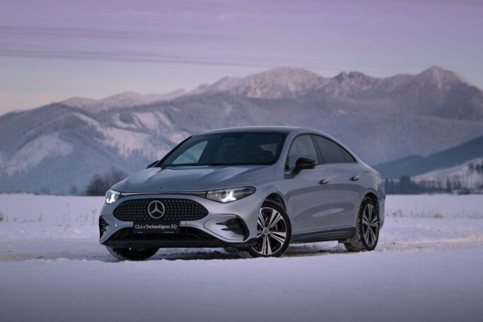 Dynamická CLA s 1,4 % úrokom na 3 roky s financovaním cez Mercedes-Benz Financial Services.